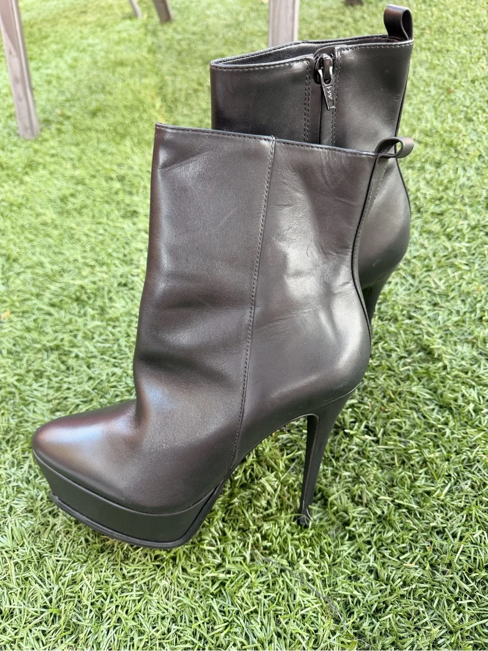 Steve Madden Kilo Black Leather Platform Ankle Booties Side Zip Round Toe 8M